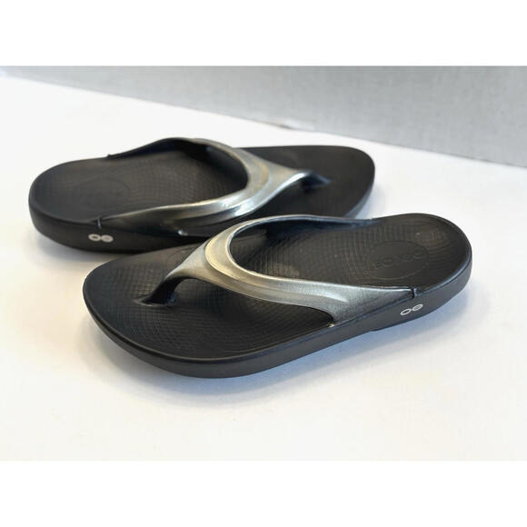 OOFOS Shoes - OOFOS OoLaLa LUX Women’s Black Metallic Thong Recovery Flip Flop Sandals US 10